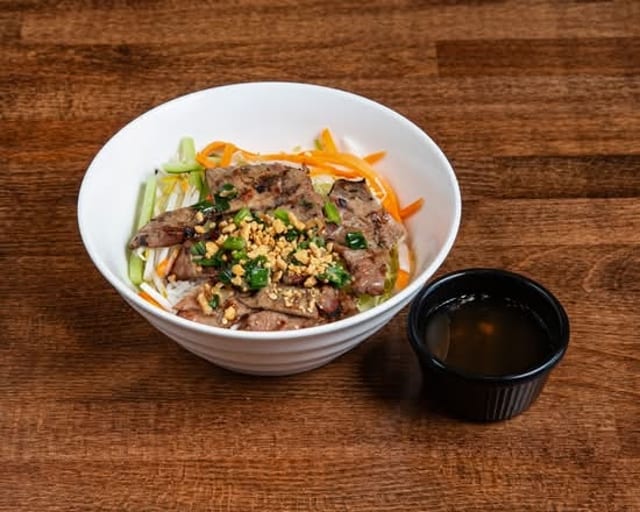 Bún Thịt Nướng.